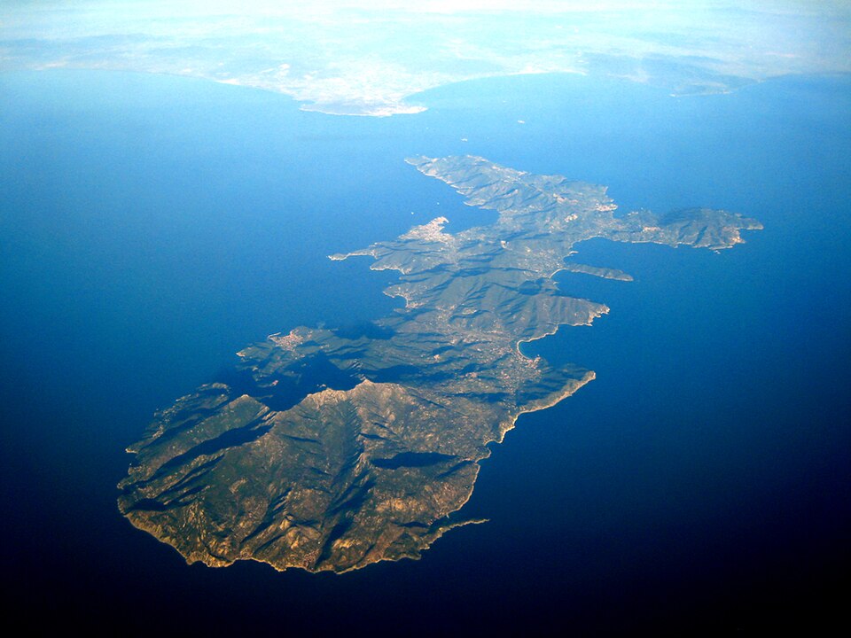 Gemeinsamer Rundflug über die Insel Elba